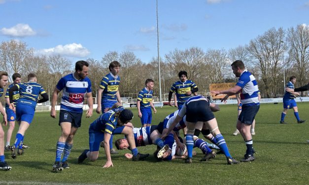 Rugby club Hilversum wint onrustige wedstrijd van The Hawks uit Hoofddorp