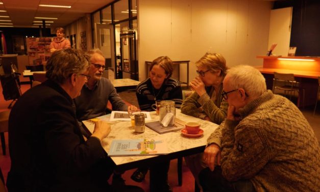 Jan Durk Tuinier sluit serie ‘Oorlog en vrede’ van het ZinCafé in Hilversum af
