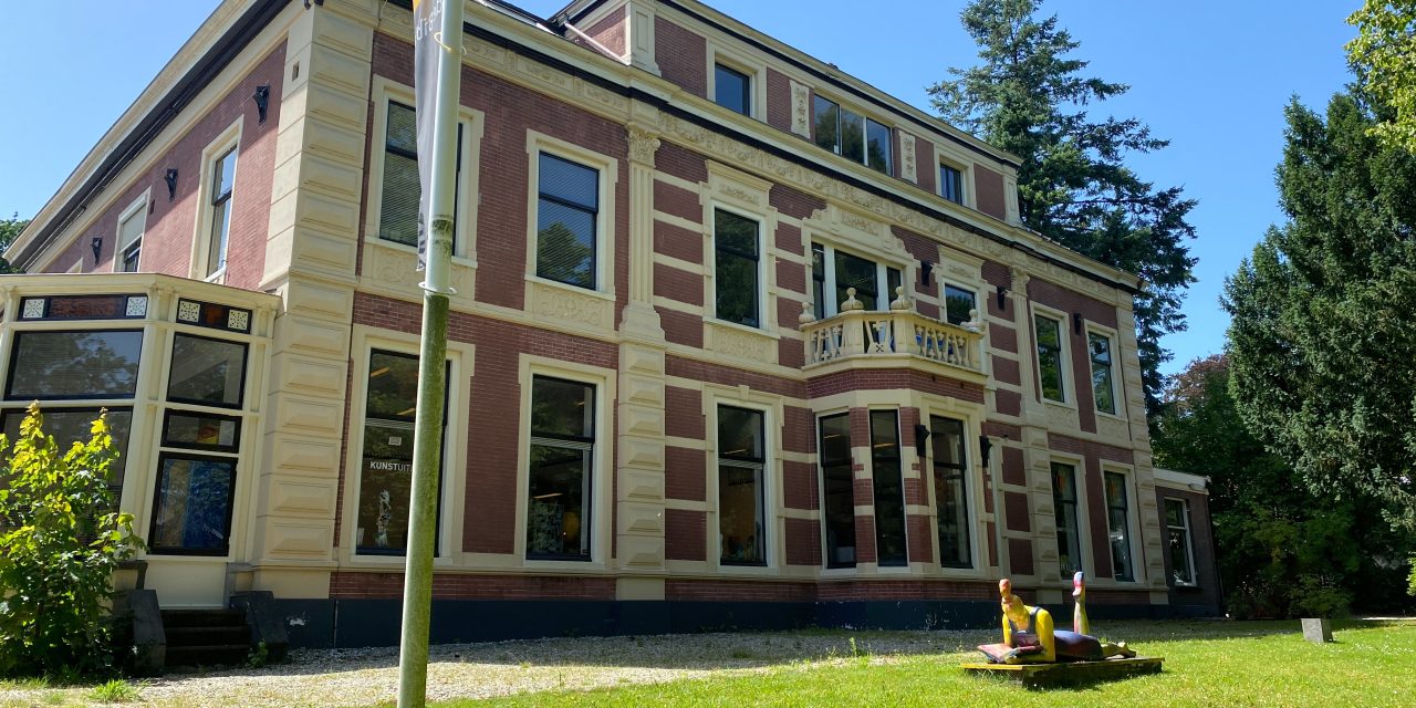 De Boekenweek is zichtbaar in de bibliotheek, ook zonder uitgebreid programma