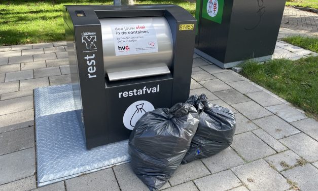 Steeds meer afval naast containers in Hilversum: frustratie groeit in de wijk