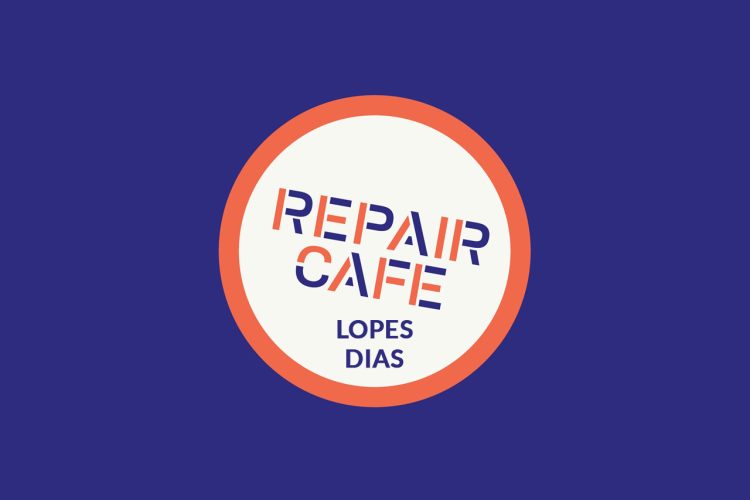 Draad voor draad tegen de wegwerpcultuur: Repair Café Lopes Dias herstelt meer dan alleen kleding