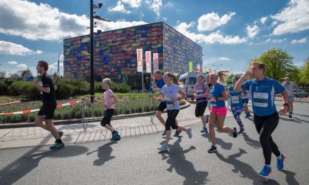 Sportwinkels merken groeiende vraag naar hardloopartikelen door stijgende populariteit van hardlopen