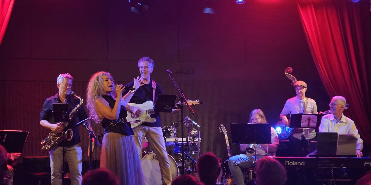 Bekende gezichten en bekende deuntjes tijdens de seizoen afsluiter van Jazzmatrazz in de Vioolkist