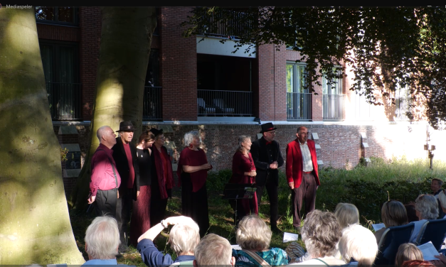 Optreden van Sangdrangh in het centrum van Hilversum