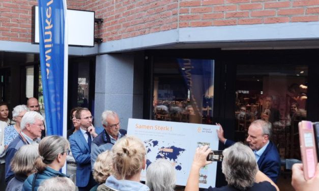 Kringloopwinkel ‘Woord & Daad’ in Houten: Een Warm Welkom voor Iedereen