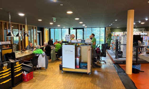 Het Repair café in Houten weer open na zomerstop van 3 maanden