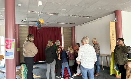 Kinderen van Houten duiken binnen de bibliotheek de natuur in