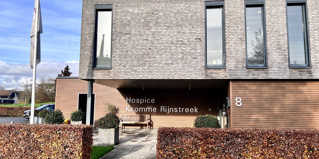 Schrijfster Conny Hoogendoorn doneert opbrengst Houtense Honderdjes voor uitbreiding hospice