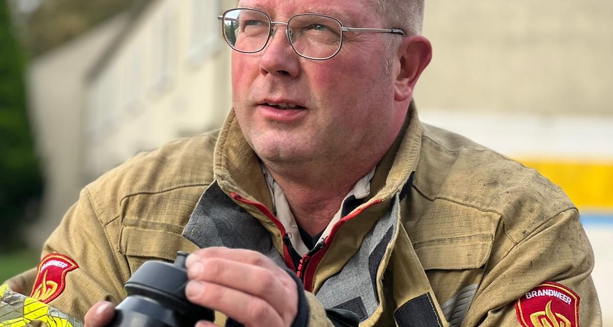 Freerk Wigarda vertrekt als brandweerman en geeft stokje door aan de jeugd