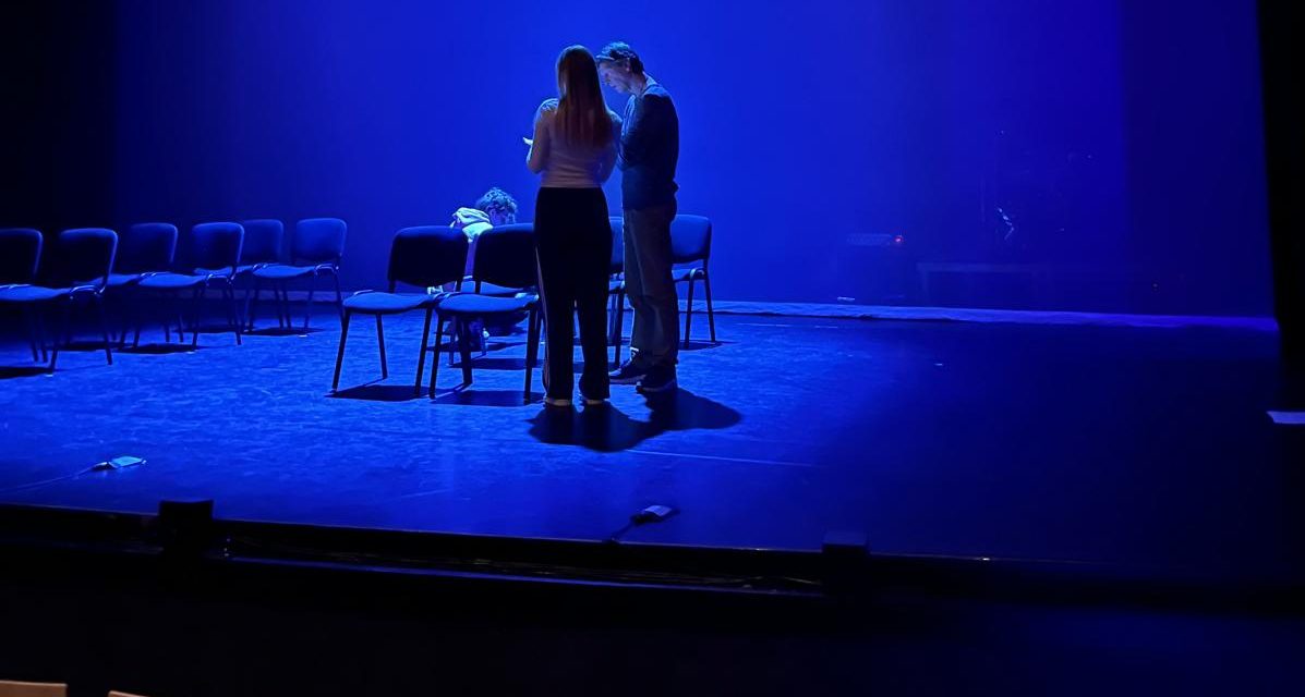 Stuiterballen op weg naar de vrijheid: Leerlingen College de Heemlanden maken vernieuwende theaterproductie