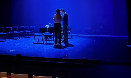 Stuiterballen op weg naar de vrijheid: Leerlingen College de Heemlanden maken vernieuwende theaterproductie