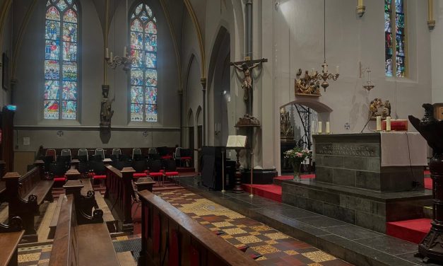 Sacristie Onze-Lieve-Vrouwe-ten-Hemelopnemingkerk HOUTEN beroofd.