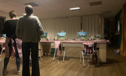 Bob Ross borrel brengt schilderplezier en ontspanning naar Kunsthuis Houten