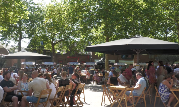 Wijn op het Plein festival houdt het hoofd koel ondanks zomerse temperaturen