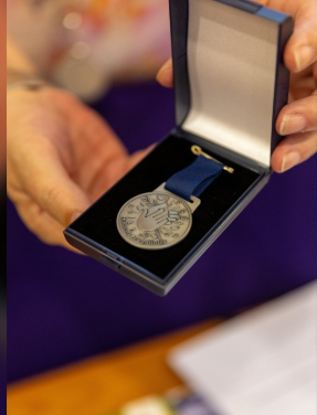 De eerste uitreiking van het Jeugdlintje in Houten