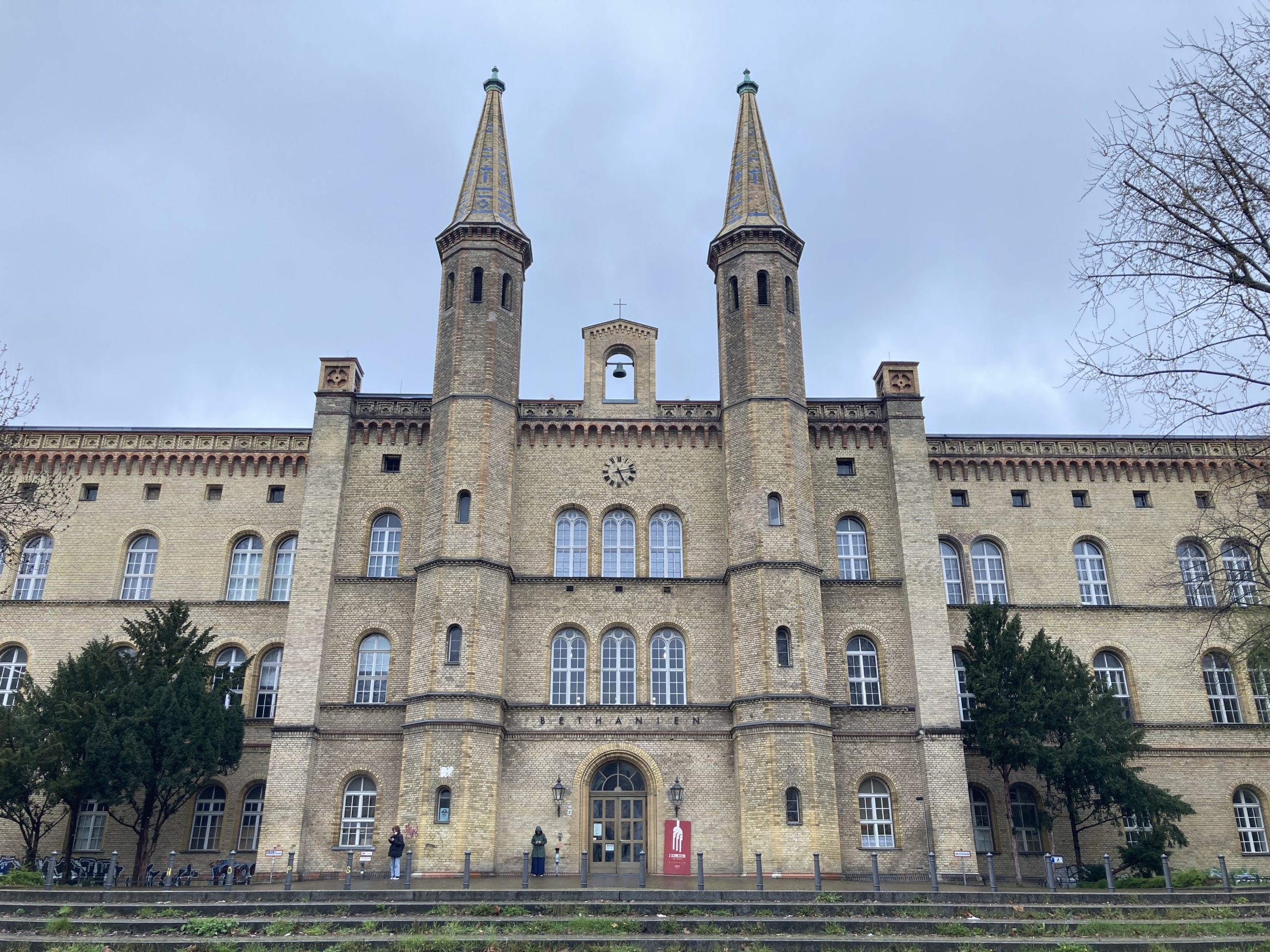 High work and living expenses effecting the visual art community in Berlin International