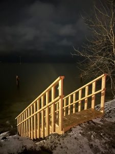 Stairs for winter swimming Photo: Silke van den Broek
