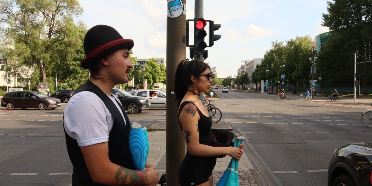 Traffic light juggling: The new street artists of Europe