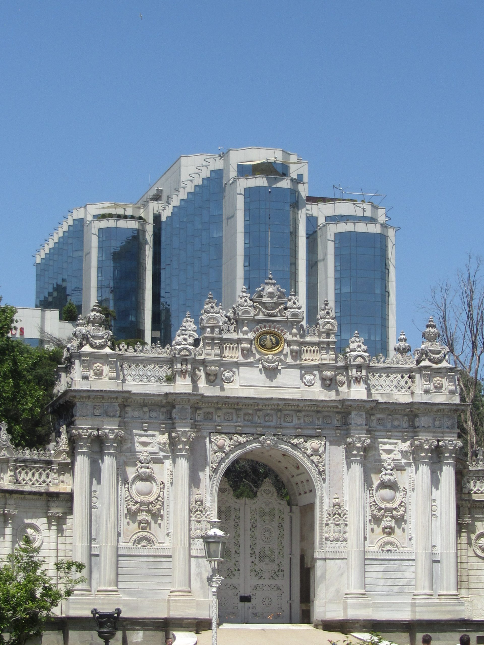 Istanbuls historical centre remains in the middle of its modern one.