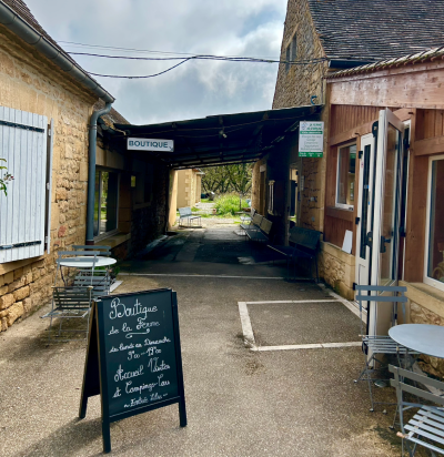 On the left the building where the animals are being slaughtered and on the right the shop where the farm sells their product