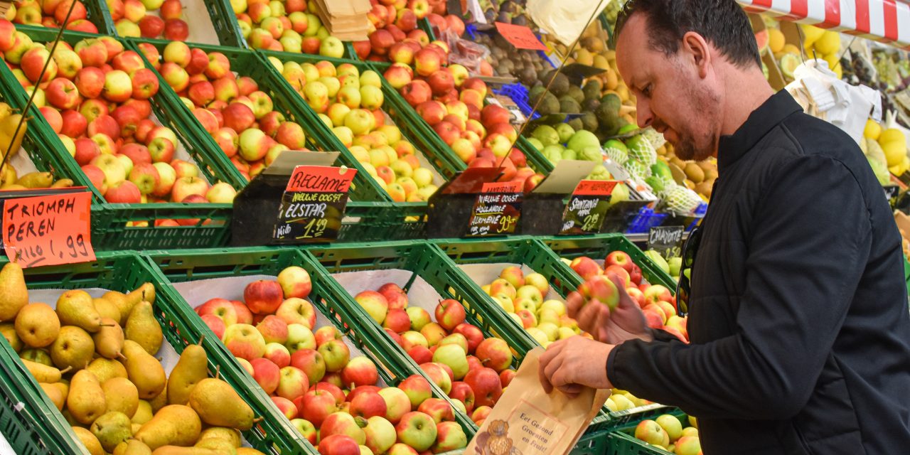 The fight for Dutch shelves: The European and global apple rivalry