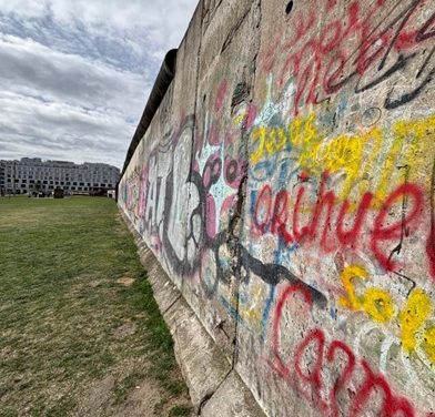 Germany 35 years after the fall: One country, still divided