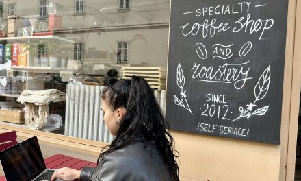 Digital customers at silent tables: Vienna’s cafés at a crossroads