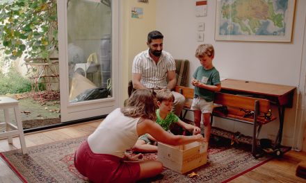 Laura Opens Home to Refugees Amid Europe’s Border Debate