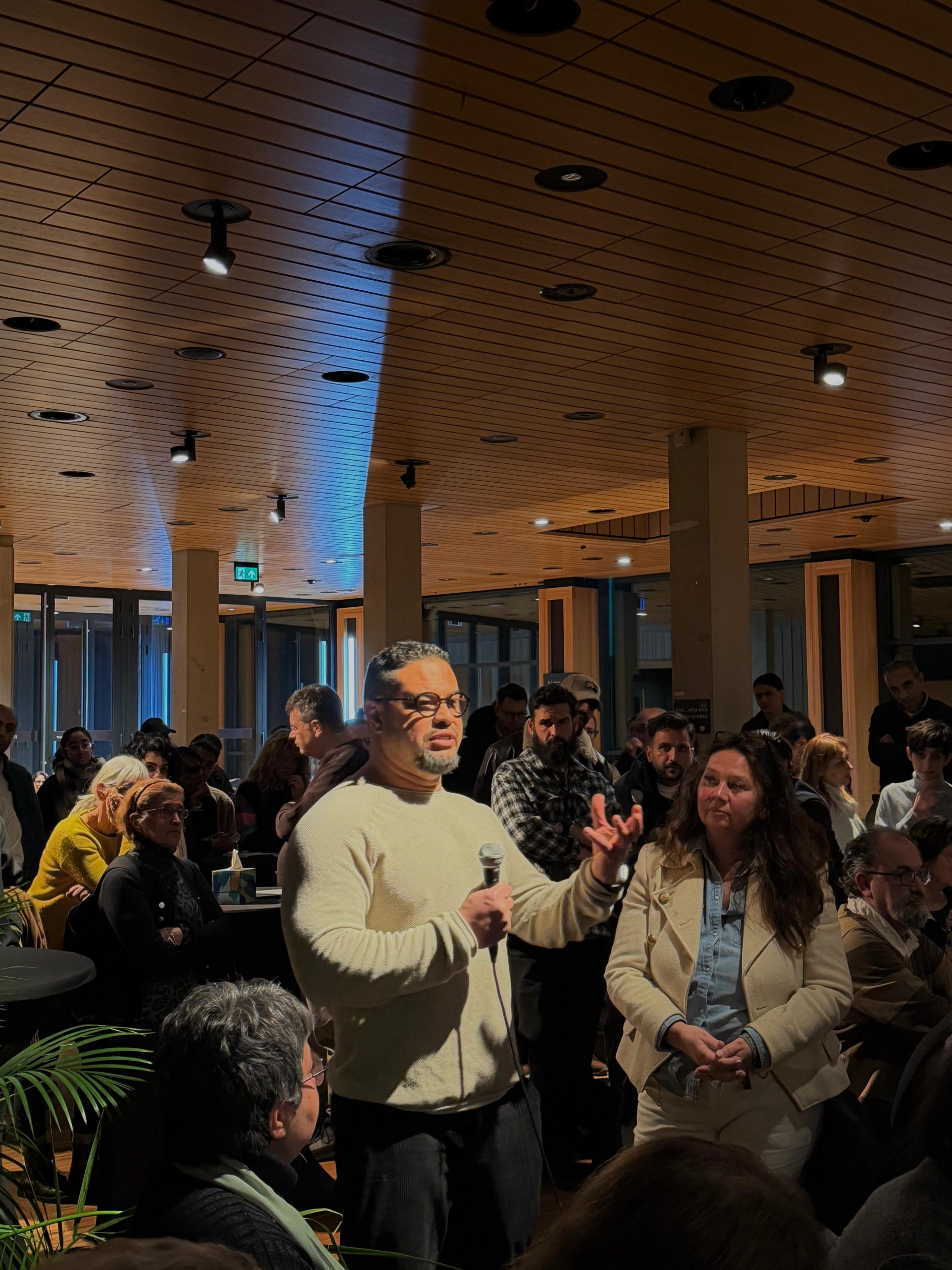 Citizen speaking at gathering in Arnhem. Photo: Chimène de Jonge
