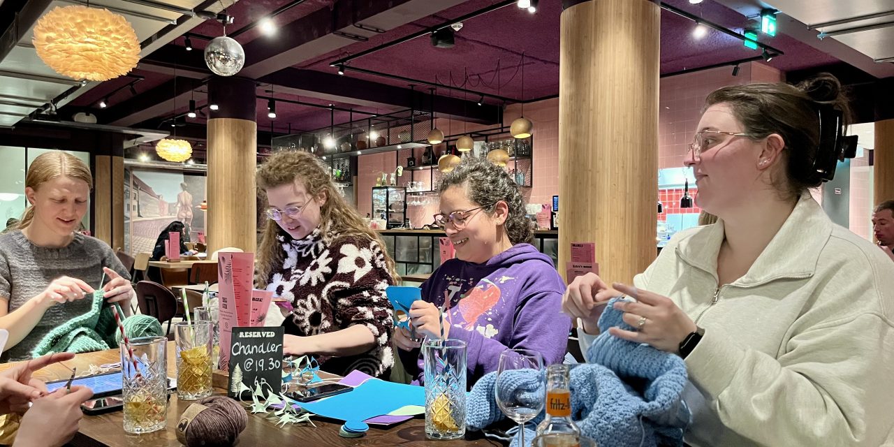 Off-Screen, On-Needle: effects of social media on the yarn and craft community