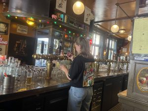 Bartender at De Pintlier