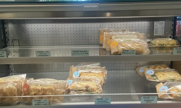 „Een broodje kaas“ for lunch and „het typische AVG’tje“: Are Dutch food habits rooted in history?