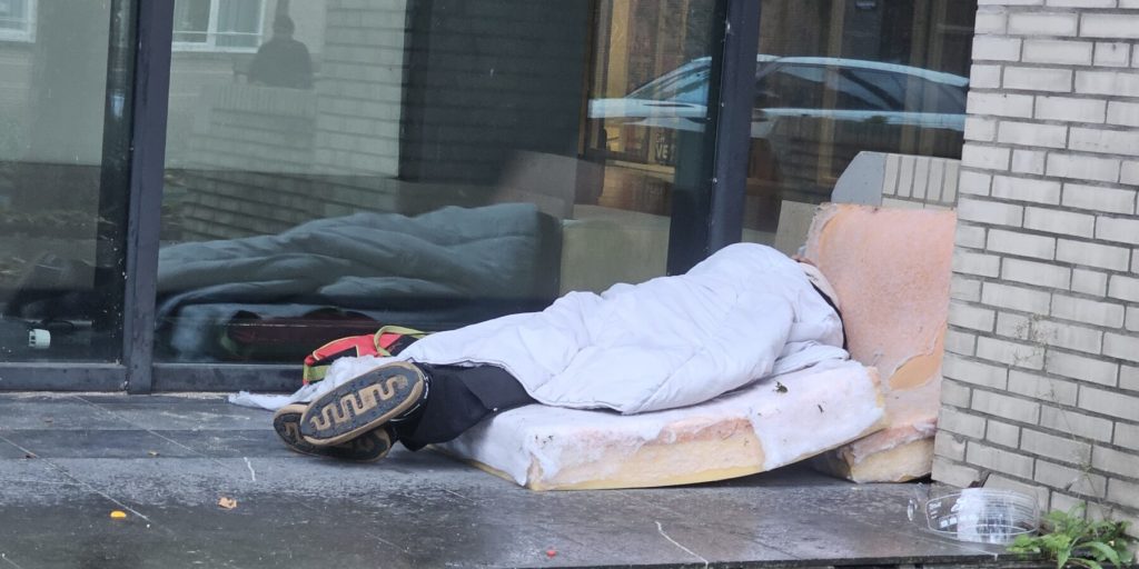 Daklozen in Leiden massaal beboet, maar niet lang meer