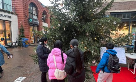 Voor het eerst in Vleuten een herinneringsboom tijdens de winterfair