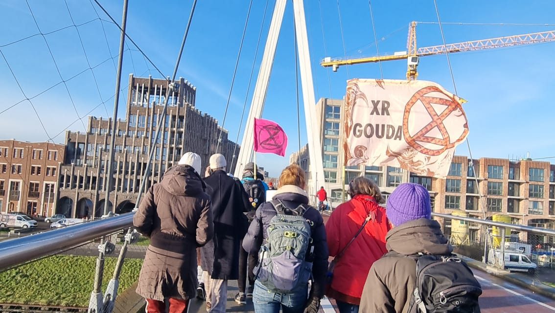 Extinction Rebellion zet klimaatprotest voort: A12-mars via Leidsche Rijn en Vleuten