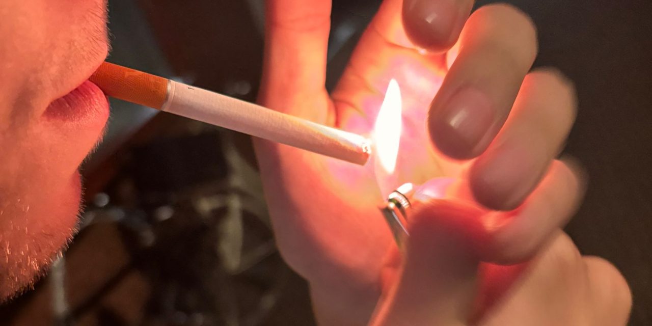 Snackbar Bram ladage begint voorlopig niet aan een rookverbod