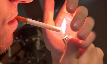 Snackbar Bram ladage begint voorlopig niet aan een rookverbod