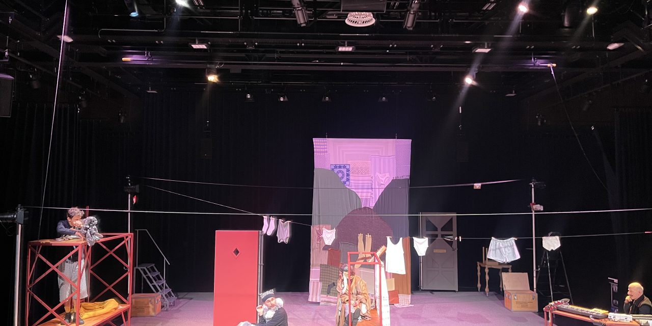 Een kijkje bij de theatershow ‘Oom Fjodor, de kleine dierenvriend’