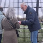 Voetbalclub Desto deelt lolly’s uit aan schreeuwende ouders langs de lijn