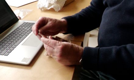 Nieuwe vondst bij de Neude motiveert Castellum ArcheoLab-vrijwilliger om zijn passie te delen