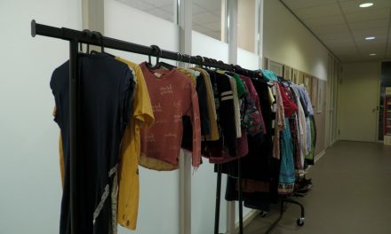 NLdoet in buurthuis Hoogeweide