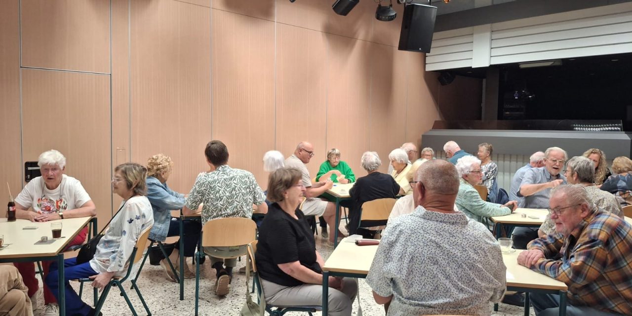Klaverjassen zorgt voor verbinding in de Schalm