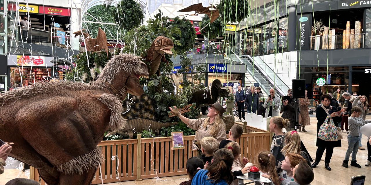 Oog in oog staan met dinosaurussen: de dinotour in het winkelcentrum van Nieuwegein is geopend