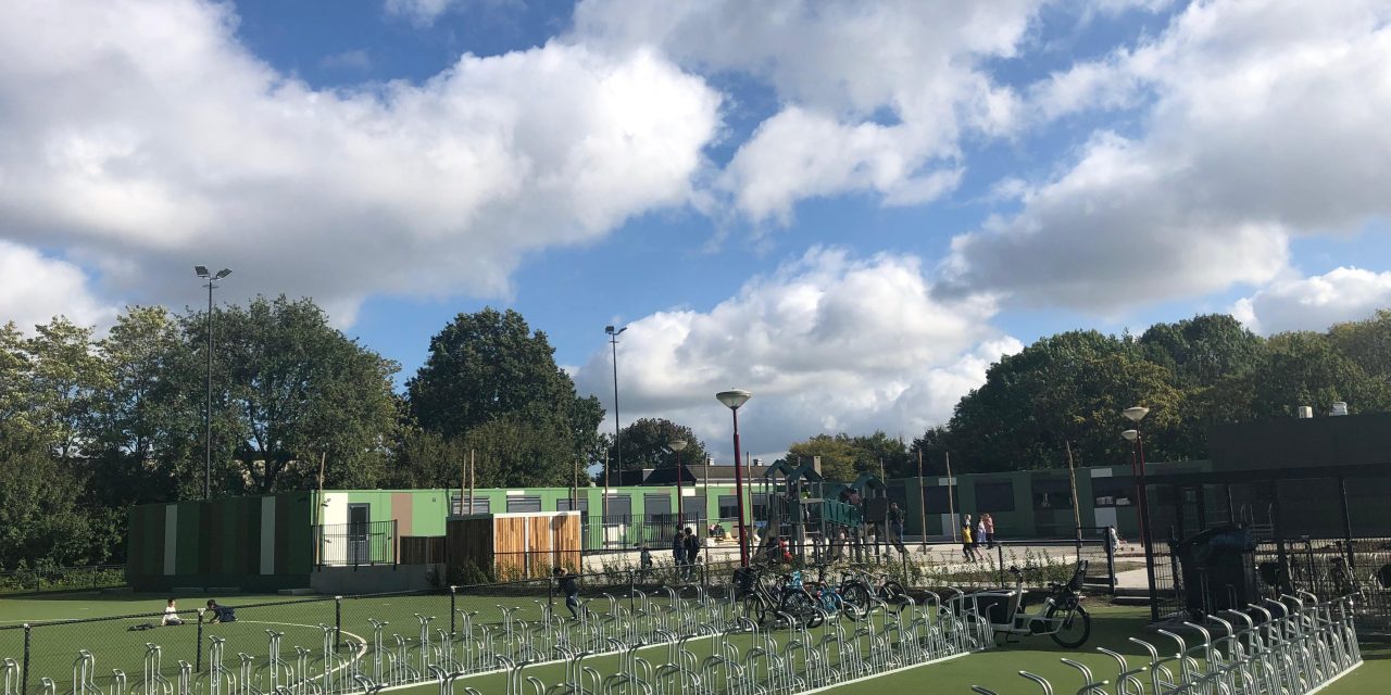 Eerste basisschool in opgroeiende wijk Rhijnhuizen: tijdelijk, maar thuis voor veel toekomst