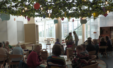 Voorleeslunch zorgt voor het breken van sociaal isolement in Nieuwegein
