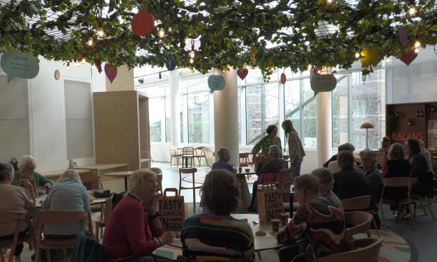 Voorleeslunch zorgt voor het breken van sociaal isolement in Nieuwegein