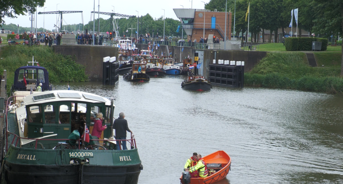 Reddingsbrigade Nieuwegein ondersteunt Sleepbootdagen Vianen