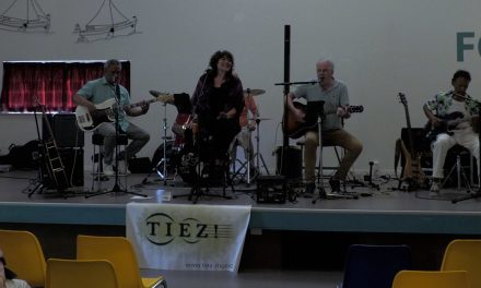 Band Tiez treed op in dorpshuis Vreeswijk