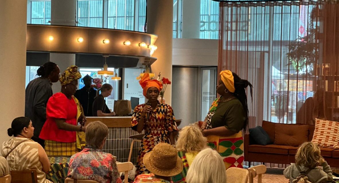 Bibliotheek Nieuwegein blikt tevreden terug op bijeenkomst Keti Koti: ‘Het is heel belangrijk om vaker dialogen over dit soort thema’s te gaan houden’