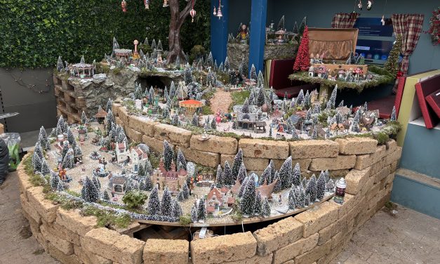 Voorbereidingen Kerstshow Intratuin IJselstein in volle gang